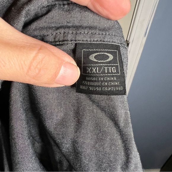 Oakley Mens Solid Long Sleeve Button Up Pocket Shirt Solid Gray XX Large 2XL - Picture 3 of 6